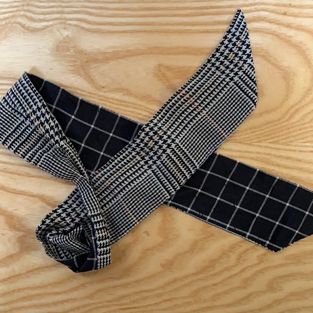 Reversible miniature pet scarf